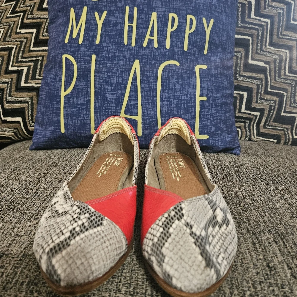 TOMS Red Snake Print Ballet Flats Slip On Shoes Womens‎ Size 7.5